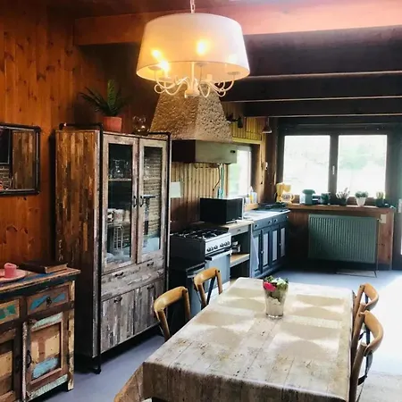 Vakantiehuis Family Home In Thon, Garden And Terrace 100 M² Nameche