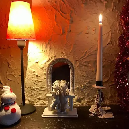 Hébergement de vacances Family Home In Thon, Garden And Terrace 100 M²