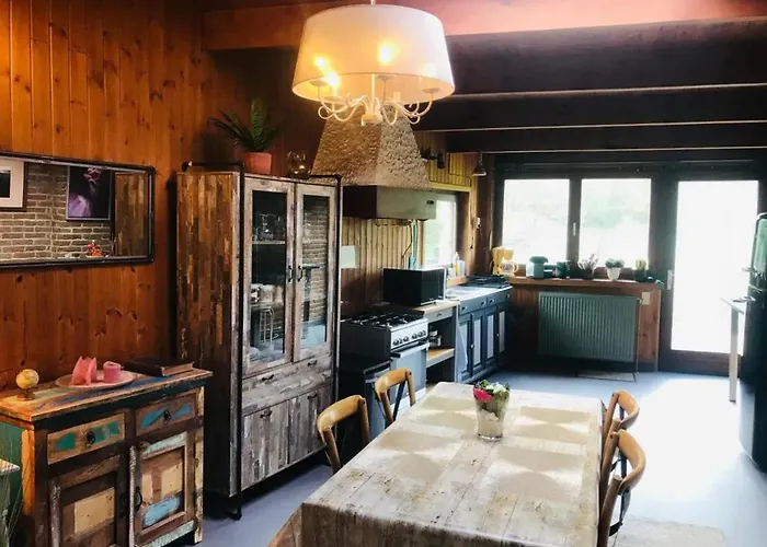 Vakantiehuis Family Home In Thon, Garden And Terrace 100 M² Nameche